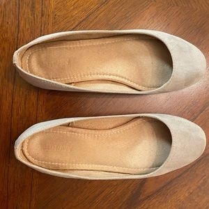 Old navy tan flats